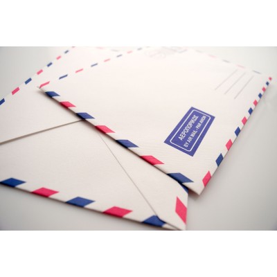 Φάκελος αεροπορίας δίχρωμος ορθογώνιος γραμμωτός υπόλευκος και Κάρτα γραμμωτή υπόλευκη με θέμα card postal