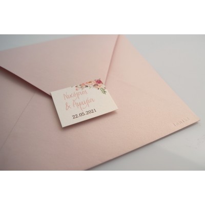 Φάκελος μεταλλιζέ τετράγωνος ροζ χρυσό και Κάρτα μεταλλιζέ υπόλευκη και θέμα ημερολόγιο και λουλούδια
